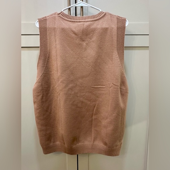 NWT-Sleeveless Tan Sweater Vest- M - Picture 2 of 5